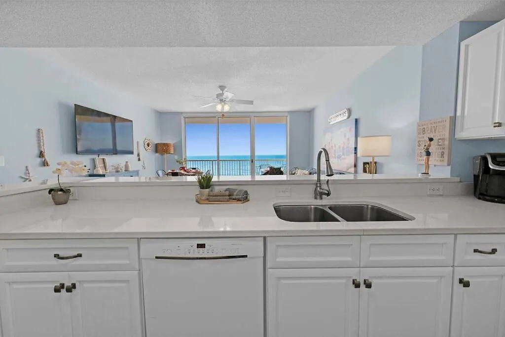 Beachfront Condo #906 At Majestic Panama City Beach Apartmán